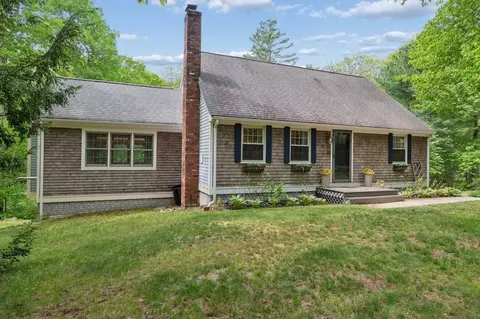 Exterior - 80 Webster St, Douglas, MA 01516 photo 2 of 9