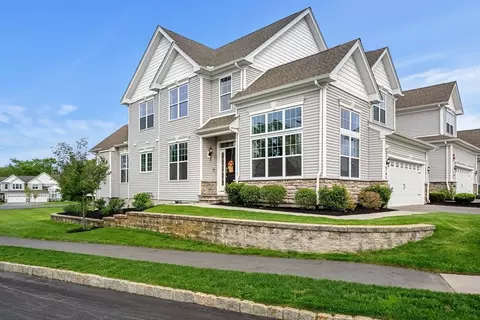 38 Phoebe St #102, Methuen, MA 01844