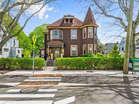 61 Central St, Somerville, MA 02143