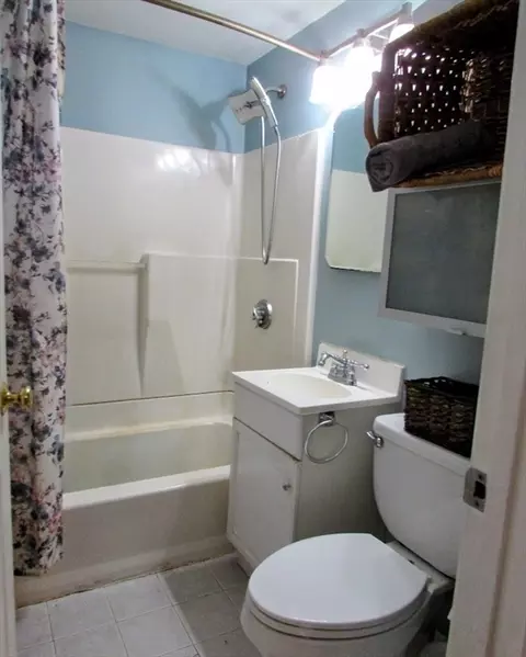Bath - 3 Phillips Ave, Saugus, MA 01906 photo 1 of 1