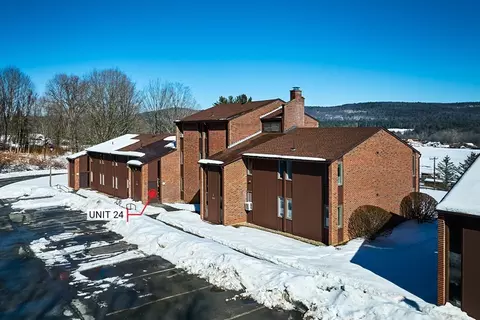 242 N East St #24, Amherst, MA 01002