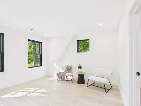 Bedroom - 98 Evans Rd, Marblehead, MA 01945 photo 3 of 7