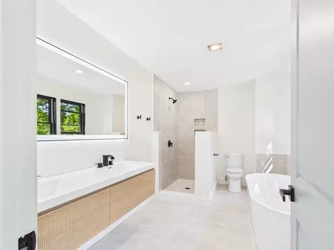 Bath - 98 Evans Rd, Marblehead, MA 01945 photo 1 of 6