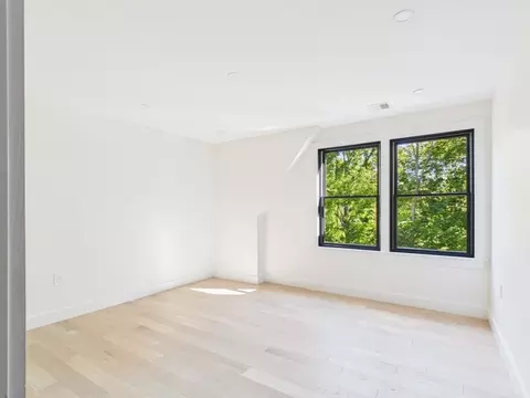 Bedroom - 98 Evans Rd, Marblehead, MA 01945 photo 4 of 7