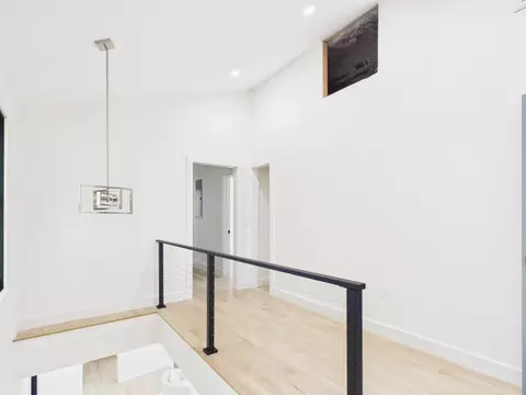 Entry Way - 98 Evans Rd, Marblehead, MA 01945 photo 3 of 4