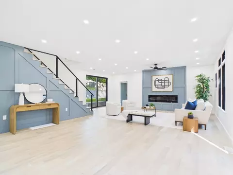 Living - 98 Evans Rd, Marblehead, MA 01945 photo 1 of 5