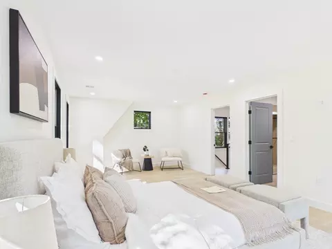 Bedroom - 98 Evans Rd, Marblehead, MA 01945 photo 2 of 7