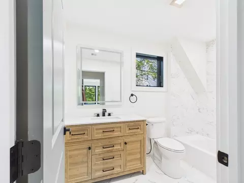 Bath - 98 Evans Rd, Marblehead, MA 01945 photo 5 of 6