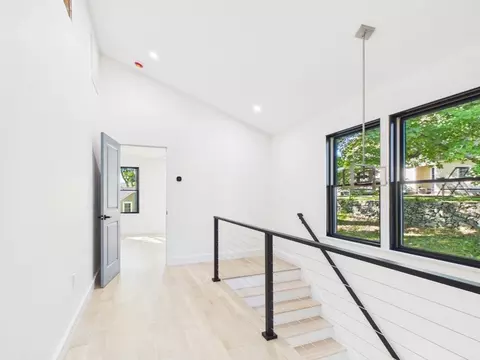 Entry Way - 98 Evans Rd, Marblehead, MA 01945 photo 4 of 4