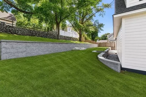 Exterior - 98 Evans Rd, Marblehead, MA 01945 photo 2 of 4