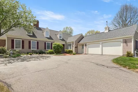 61 Great Hill Dr #61, Topsfield, MA 01983