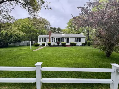 216 Cranberry Ln, Yarmouth, MA 02664
