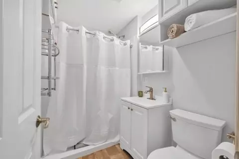 Bath - 5 12 W Sutton Rd, Sutton, MA 01590 photo 1 of 1