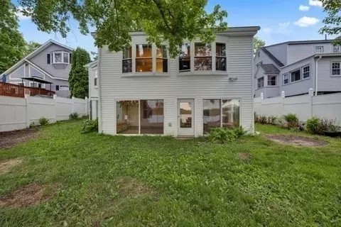 Exterior - 5 12 W Sutton Rd, Sutton, MA 01590 photo 2 of 9