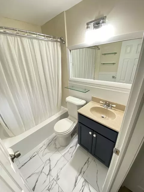 915 Bradley Rd, Springfield, MA 01109 photo 20
