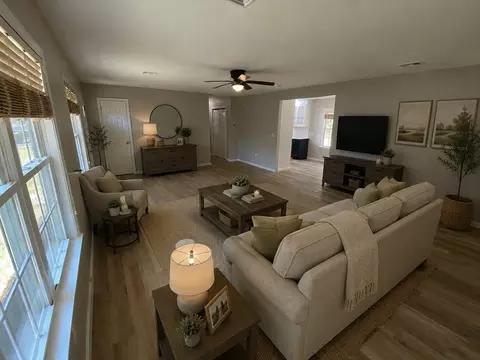 915 Bradley Rd, Springfield, MA 01109 photo 9