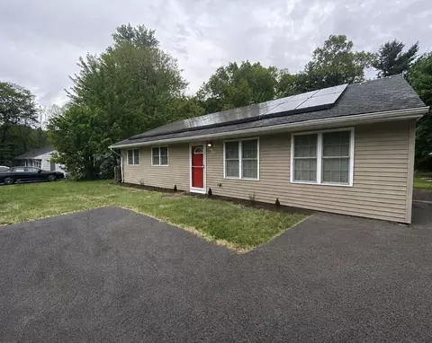 915 Bradley Rd, Springfield, MA 01109 photo 2