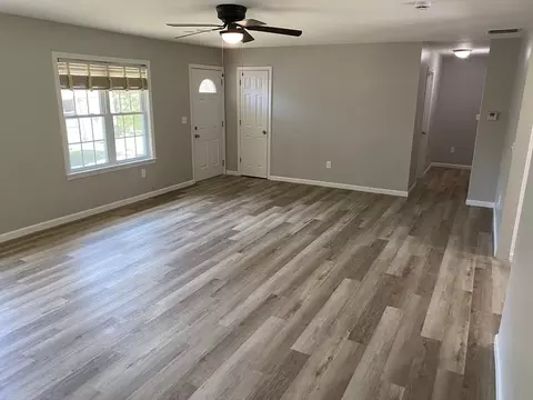 915 Bradley Rd, Springfield, MA 01109 photo 11