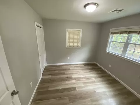 915 Bradley Rd, Springfield, MA 01109 photo 19