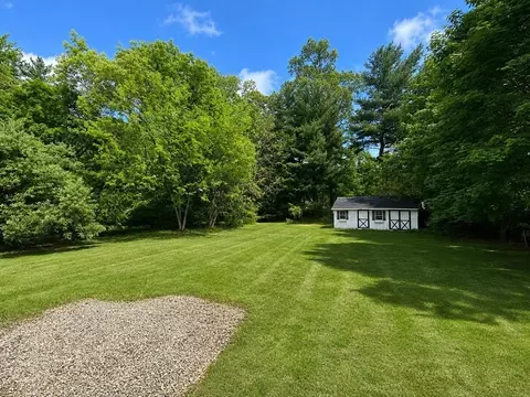 915 Bradley Rd, Springfield, MA 01109 photo 22