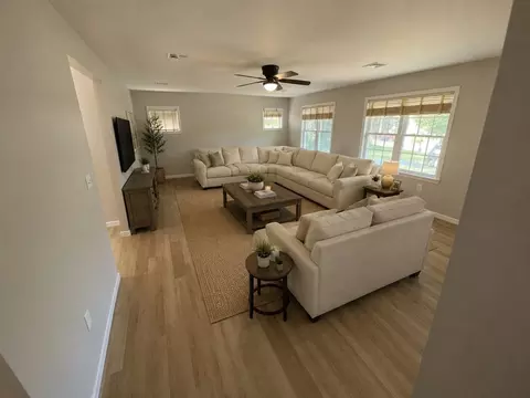 915 Bradley Rd, Springfield, MA 01109 photo 13