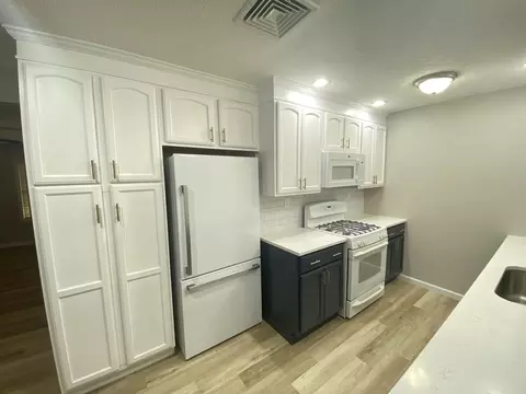 915 Bradley Rd, Springfield, MA 01109 photo 6