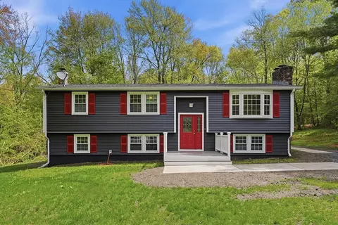 41 Dressel Ave, Belchertown, MA 01007