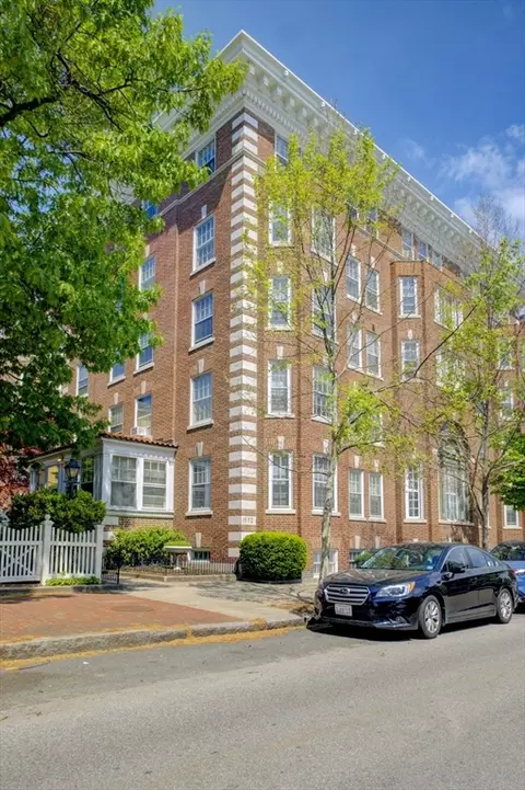 1572 Massachusetts Ave #41, Cambridge, MA 02138