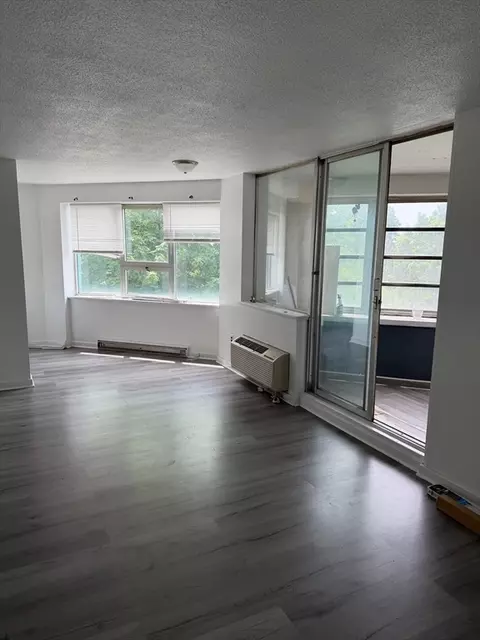 101 Mulberry St #314, Springfield, MA 01105