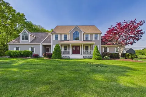 7 Jocelyn Cir, Taunton, MA 02780
