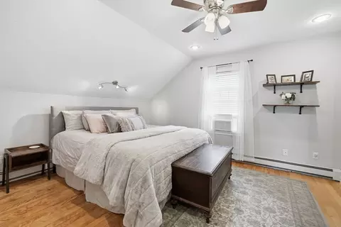 Bedroom - 6 Anderson Ave, Worcester, MA 01604 photo 5 of 7