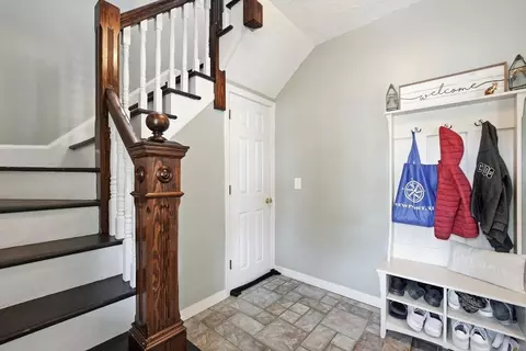 Entry Way - 6 Anderson Ave, Worcester, MA 01604 photo 5 of 5