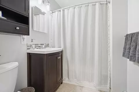 Bath - 6 Anderson Ave, Worcester, MA 01604 photo 2 of 2