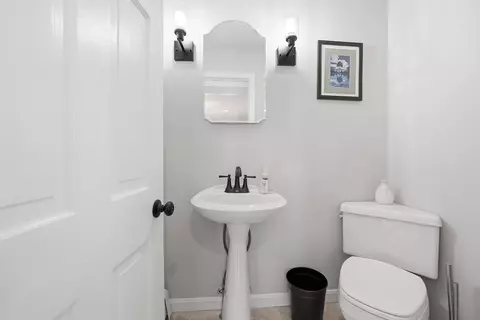 Bath - 6 Anderson Ave, Worcester, MA 01604 photo 1 of 2