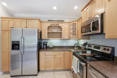 Kitchen - 6 Anderson Ave, Worcester, MA 01604 photo 2 of 4