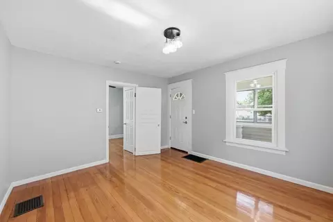62 Kenyon St, Springfield, MA 01109 photo 7