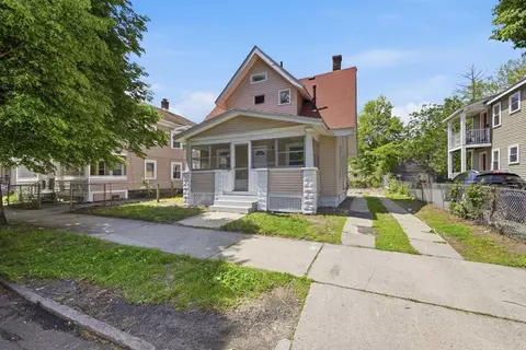 62 Kenyon St, Springfield, MA 01109 photo 3