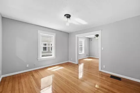 62 Kenyon St, Springfield, MA 01109 photo 5