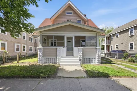 62 Kenyon St, Springfield, MA 01109