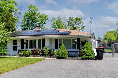 396 Hovendon Ave, Brockton, MA 02302