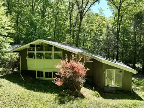 8 Teawaddle Hill Rd, Leverett, MA 01054