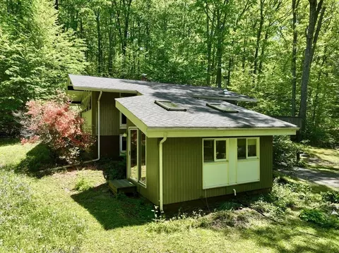 Exterior - 8 Teawaddle Hill Rd, Leverett, MA 01054 photo 3 of 6