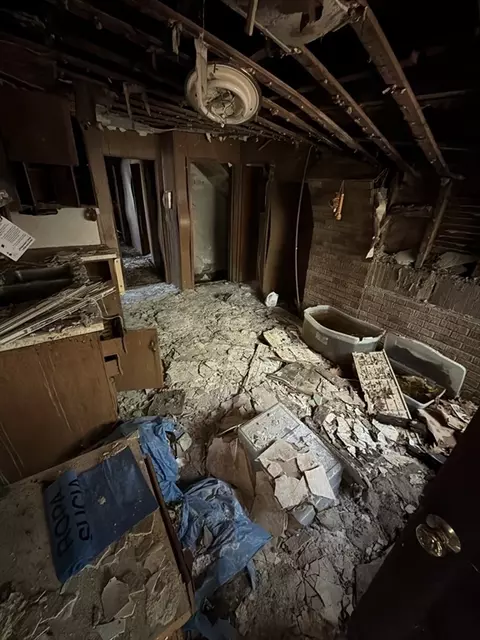 Entry Way - 4 Ellen St, Worcester, MA 01604 photo 1 of 1