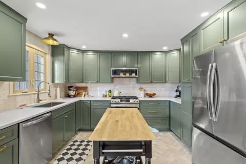 Kitchen - 4 Apple Rdg #6, Maynard, MA 01754 photo 2 of 5
