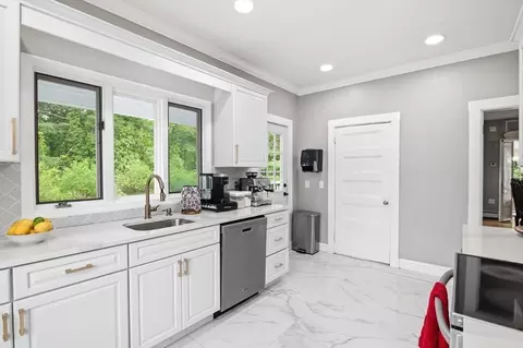 478 E Main St, Avon, MA 02322 photo 7