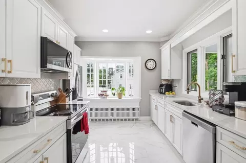 478 E Main St, Avon, MA 02322
