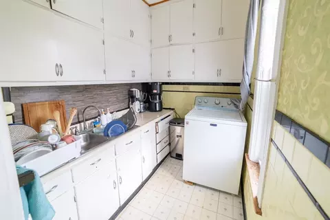 5 Suffield St, Worcester, MA 01610 photo 8