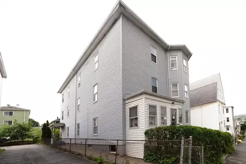 5 Suffield St, Worcester, MA 01610 photo 3
