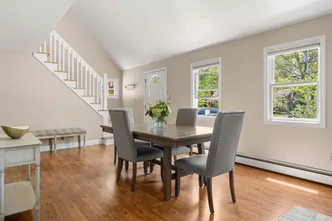 Dining - 302 Ames Way, Barnstable, MA 02632 photo 1 of 4
