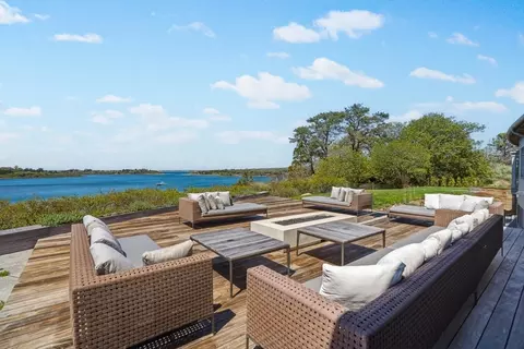 Exterior - 18 Point Inner Way, Chilmark, MA 02535 photo 2 of 3
